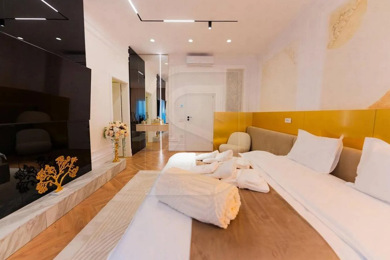 Rosenthal By Kristal Collection Apartment Bucharest Romania
